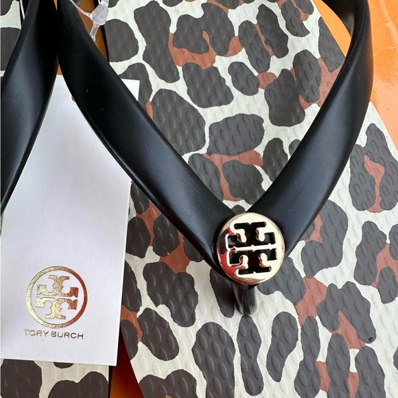 NWT Tory Burch Thin Flip Flop Sandals Animal Leopard PVC/EVA Gold Logo Sz 6 - Picture 3 of 5